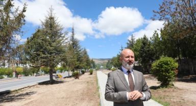 BAŞKAN ÇOLAKBAYRAKDAR, “ERKİLET’İN EŞSİZ ŞEHİR MANZARASIYLA KAYSERİ’YE MİLLET BAHÇESİ KAZANDIRIYORUZ” -KOCASİNAN’DA ERKİLET MİLLET BAHÇESİ’NİN ÇALIŞMALARI TÜM HIZIYLA DEVAM EDİYOR
