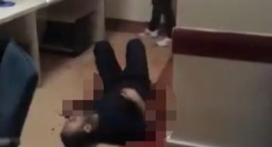 Dehşet anları kamerada! Sağlık çalışanını bıçaklayıp yerde yatarken tekmeledi!
