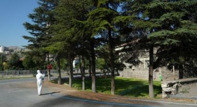 MELİKGAZİ’DE MAHALLELER PIRIL PIRIL OLSUN DİYE TÜM EKİP SAHDA ÇALIŞIYOR