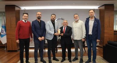 BAŞKAN BÜYÜKKILIÇ’A KAYMOS’TAN “TEŞEKKÜR” PLAKETİ
