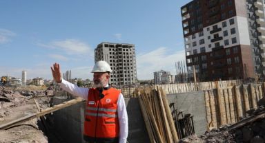 BAŞKAN ÇOLAKBAYRAKDAR,“KENTSEL DÖNÜŞÜMLE ŞEHRİN GELECEĞİNİ GARANTİYE ALIYORUZ” -KOCASİNAN, KENDİ ÖZ İMKÂNLARIYLA KENTSEL DÖNÜŞÜM YAPAN SAYILI BELEDİYE