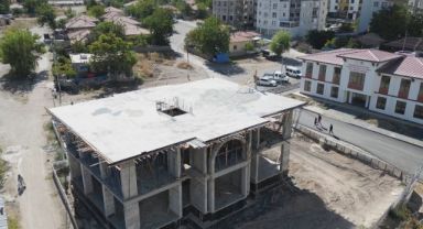 ESENTEPE MAHALLESİ’NDE HİZMETLER ARDI ARDINA TAMAMLANIYOR