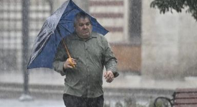 Meteoroloji'den 11 il için sarı ve turuncu kodlu uyarı çok kuvvetli yağış bekleniyor! 1 ilde eğitime ara verildi