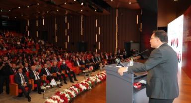 Vali Çiçek, “9. Erciyes Mükemmellik Zirvesi” ne Katıldı