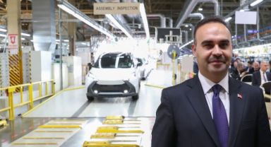 AVRUPA’NIN İLK ŞARJ EDİLEBİLİR HİBRİT OTOMOBİLİ SAKARYA’DA ÜRETİLDİ