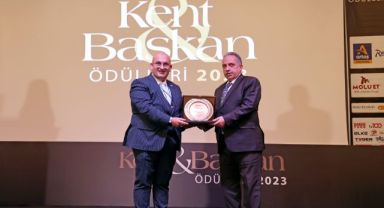 BAŞKAN YALÇIN'A İKİ ÖDÜL BİRDEN