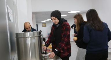 BÜYÜKŞEHİR’DEN GENÇLERE 10 AYDA 1 MİLYON 350 BİN BARDAK ÇORBA İKRAMI