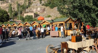 TALAS'TA BU PAZAR ‘ANTİKA PAZARI’ VAR