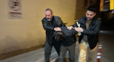 Uygulama yapan polise çarpıp kaçtı