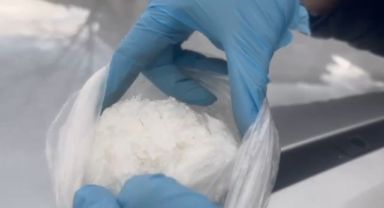 Kayseri'de uyuşturucu tacirlerine suçüstü: 2.7 kilo uyuşturucu madde ele geçirildi