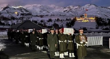 Pençe Kilit bölgesinde şehit olan 6 asker için Hakkari'de tören