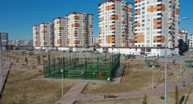 -BAŞKAN ÇOLAKBAYRAKDAR, KENTSEL DÖNÜŞÜMLE VATANDAŞLARA SÖZ VERDİĞİ KONUTLARIN HEPSİNİ TESLİM ETTİ