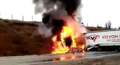 Kahramanmaraş'ta trafik kazasında bir tır sürücüsü hayatını kaybetti