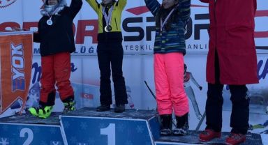 Kayserili kayakçılardan 10 madalya birden