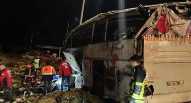 Mersin'de yolcu otobüsü devrildi: 9 ölü, 30 yaralı