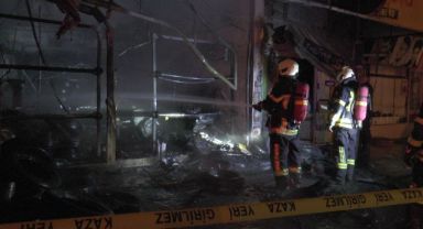 Oto lastik dükkanında yangın