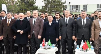 Vali Çiçek: ”Spor okullarıyla gençlerimizi yalnız bırakmayacağımızın haykırışını ortaya koyuyoruz”