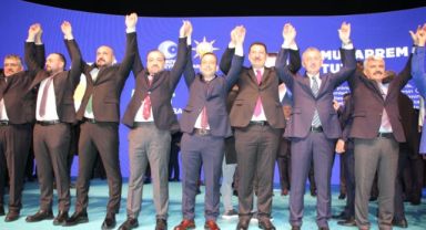 AK Parti, Kocaeli ve Sakarya ilçe başkan adaylarını tanıttı