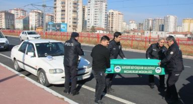 Aracın içinde ölü bulundu