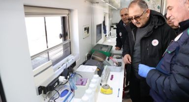 BAKAN MEHMET ÖZHASEKİ, MADEN SAHASINDAKİ LABORATUVARLARDA İNCELEME YAPTI