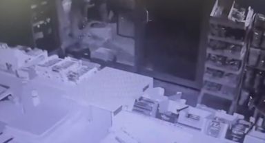 Hırsızlık yapmak için açtıkları delik 'pes' dedirtti