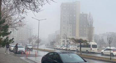 Kayseri güne sisle uyandı: Görüş mesafesi 10 metreye düştü