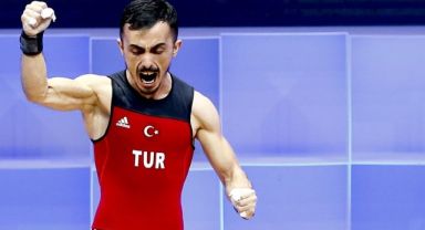 Milli halterci Muammer Şahin'den Avrupa Şampiyonası'nda altın madalya