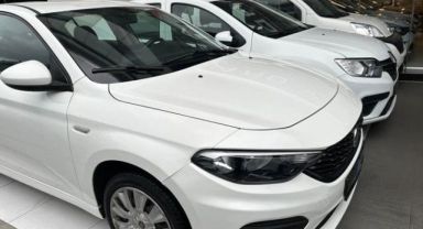 Otomobiller yarı fiyatına satılıyor: 30 bin liraya da var 300 bin liraya da! İşte icralık araçlar