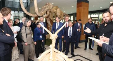 AVRUPALI BÜYÜKELÇİLER, DÜNYADA İLK VE TEK OLAN 7,5 MİLYON YILLIK FOSİLLERE HAYRAN KALDI