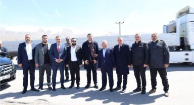 Pınarbaşı'da tarihi konvoy