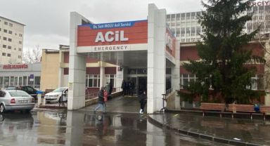 Silahla oynarken elinden yaralandı