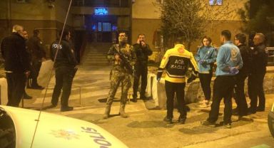 Aranan şahıs ailesini rehin aldı, özel harekat polisi kurtardı