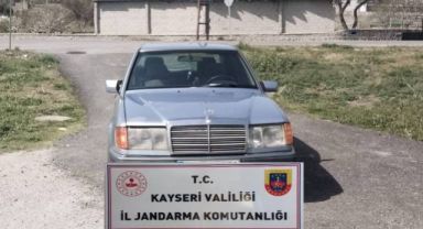 Çalıntı otomobilden uyuşturucu ele geçirildi: 2 gözaltı