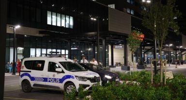 İzmir’de doktor ve sağlık çalışanları kendilerini odaya kilitledi, tehdit şüphelisi tutuklandı