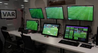 Süper Lig'de yabancı Video Yardımcı Hakemi (VAR) uygulaması başlayacak
