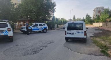 Boşanma aşamasındaki eşinin yüzünü cam parçasıyla kesti