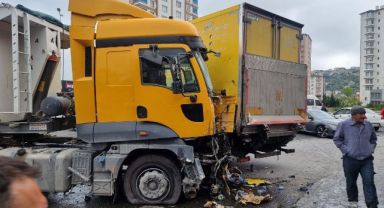 Duramayan tır, 5 aracı biçti: 9 yaralı