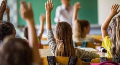 Eğitim sistemi değişiyor! Yeni müfredat onaylandı kademeli uygulanacak
