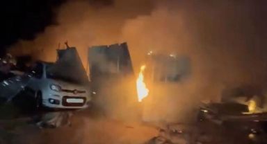 İsrail'in Refah'ta yerinden edilmiş Filistinlilerin kampını bombalaması sonucu 40 kişi öldü