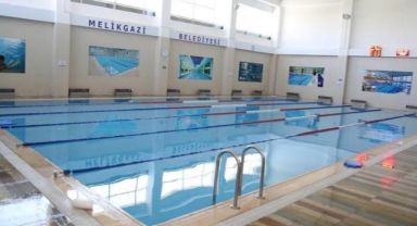 Melikgazi’de Yüzme Bilmeyen Kalmayacak