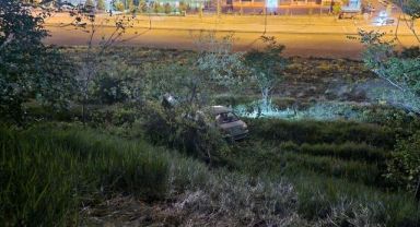 Park halindeki otomobil kayarak aşağı uçtu