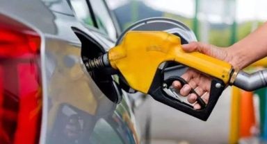 Benzin ve motorine zam geldi, tabela değişti! Yeni zam gelecek iddiası