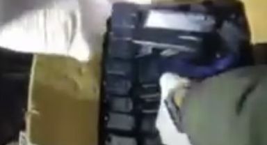 Nakliye kamyonunda silah ele geçirildi: 2 gözaltı