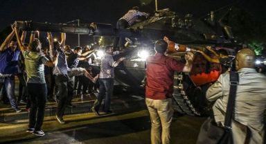 FETÖ'nün darbe girişiminin üzerinden 8 yıl geçti o gece neler oldu?