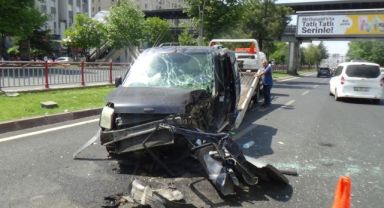 Jeep ile hafif ticari araç çarpıştı: 2 yaralı