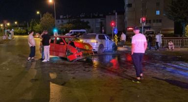 Kayseri'de 2 otomobil çarpıştı: 4 yaralı