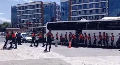 Kayseri'de çıkan olaylarda 21 polis ve 1 itfaiye personeli yaralandı