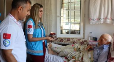 1 asırlık dedeye doğum günü sürprizi