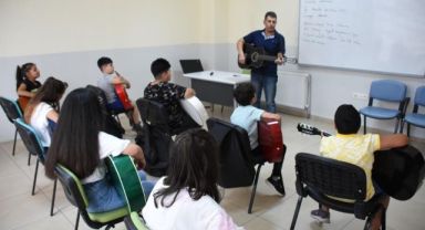 Başkan Çolakbayrakdar, “Geleceğin güçlü Türkiye'sine hazır nesiller yetiştiriyoruz”