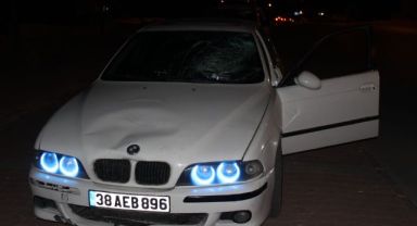 Çarpıp kaçtı, 3 kilometre uzakta yakayı ele verdi